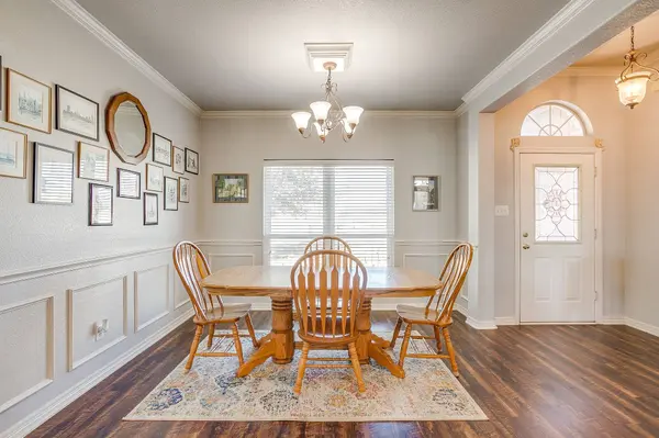 801 Creek Hollow LN, Fort Worth, TX 76131