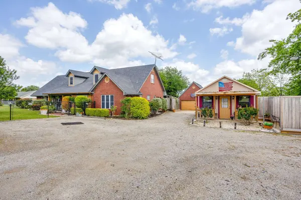 3914 Redbird LN, Joshua, TX 76058