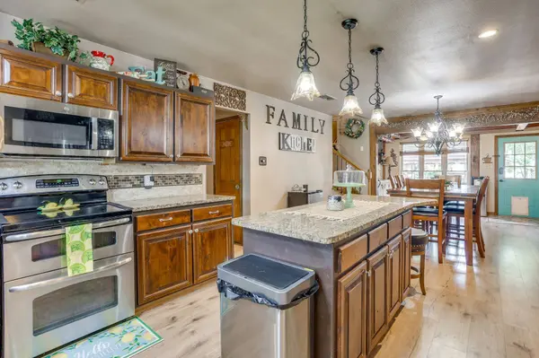 3914 Redbird LN, Joshua, TX 76058