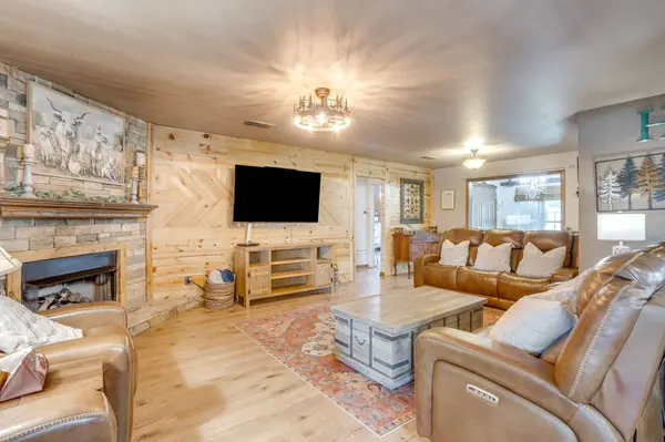 3914 Redbird LN, Joshua, TX 76058