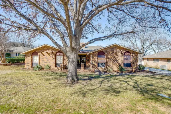 6304 Wakeland CT, Fort Worth, TX 76133