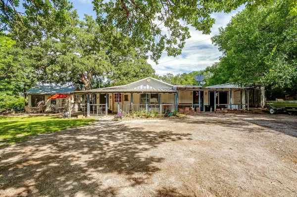 355 Armadillo LN, Gordon, TX 76453