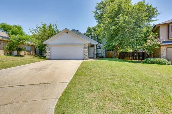6604 Aztec CT, Lake Worth, TX 76135