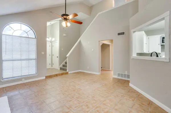 6604 Aztec CT, Lake Worth, TX 76135