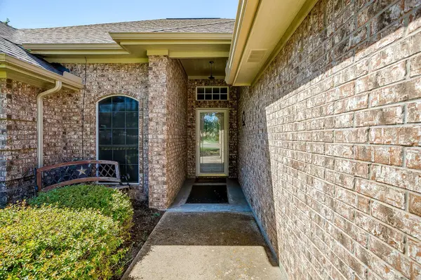 1509 Oak Tree CIR, Weatherford, TX 76086