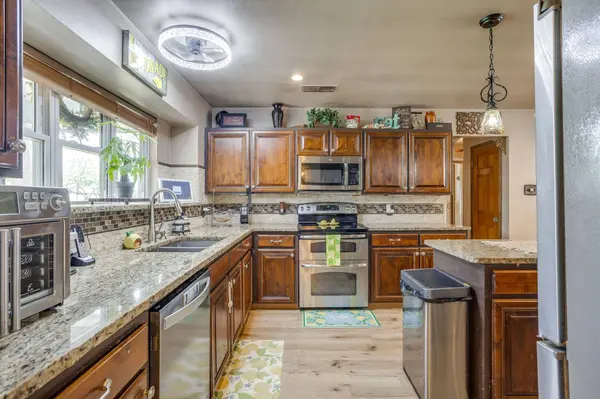 3914 Redbird LN, Joshua, TX 76058