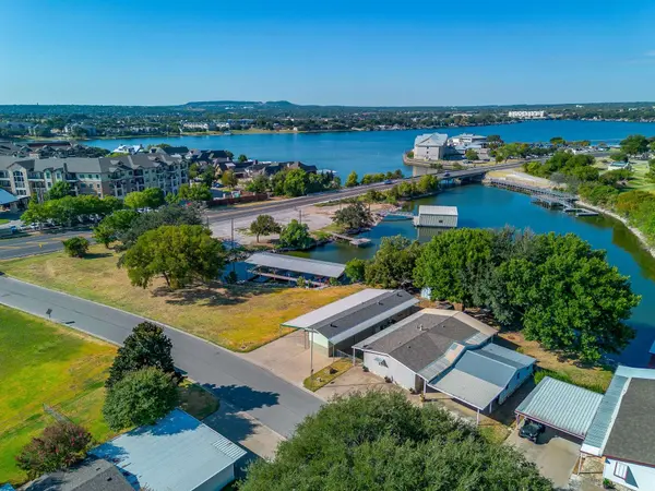 201 Brazos Harbor DR, Granbury, TX 76048