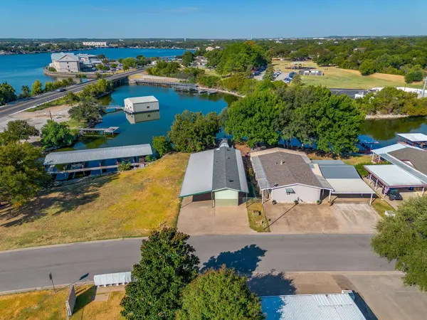 201 Brazos Harbor DR, Granbury, TX 76048