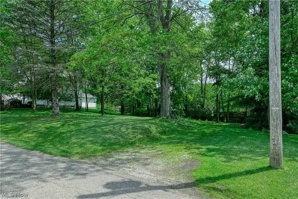 1921 Dwight ST, Cuyahoga Falls, OH 44221