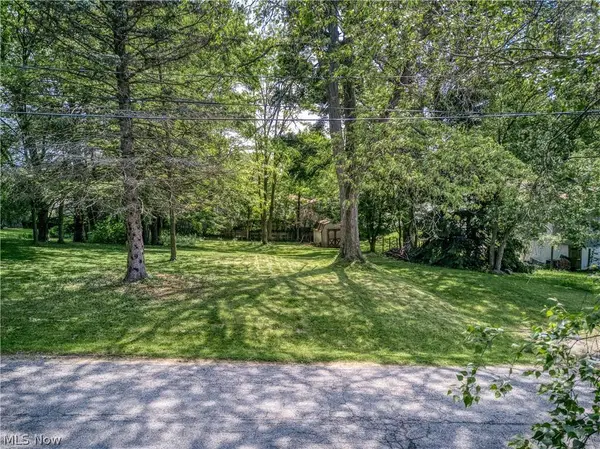 1921 Dwight ST, Cuyahoga Falls, OH 44221