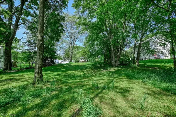1921 Dwight ST, Cuyahoga Falls, OH 44221