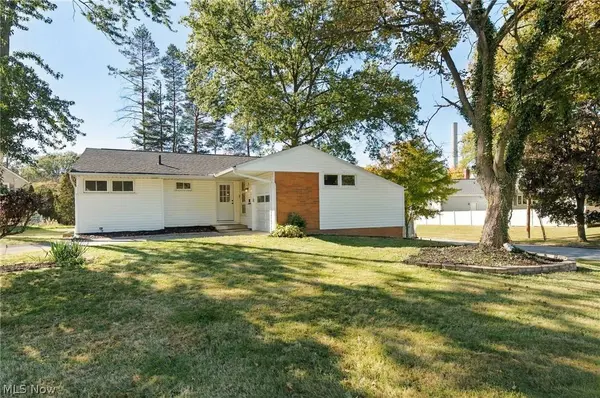 1908 Valley RD, Cuyahoga Falls, OH 44223