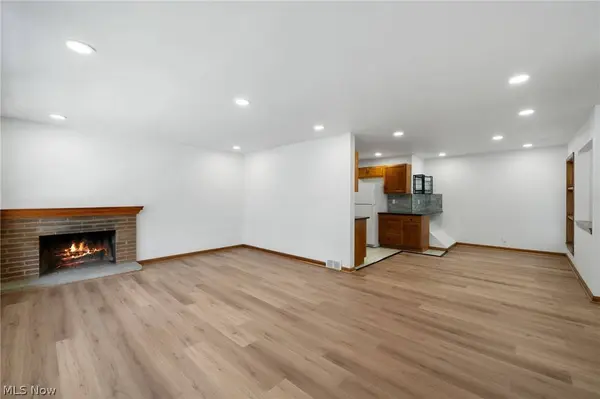 1908 Valley RD, Cuyahoga Falls, OH 44223