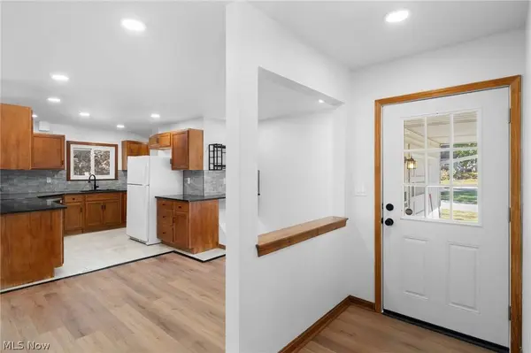 1908 Valley RD, Cuyahoga Falls, OH 44223