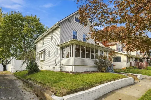 2144 SW 12th ST SW, Akron, OH 44314