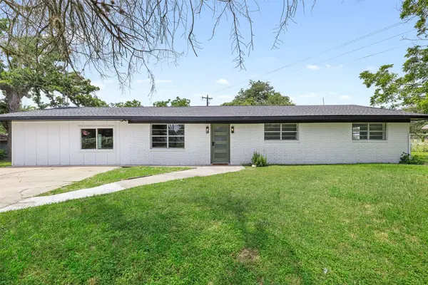 100 Shady Oaks LN, Somerville, TX 77879