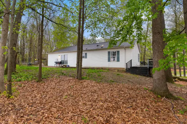 519 Crest Lane, Jonesville, MI 49250