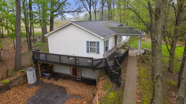 519 Crest Lane, Jonesville, MI 49250