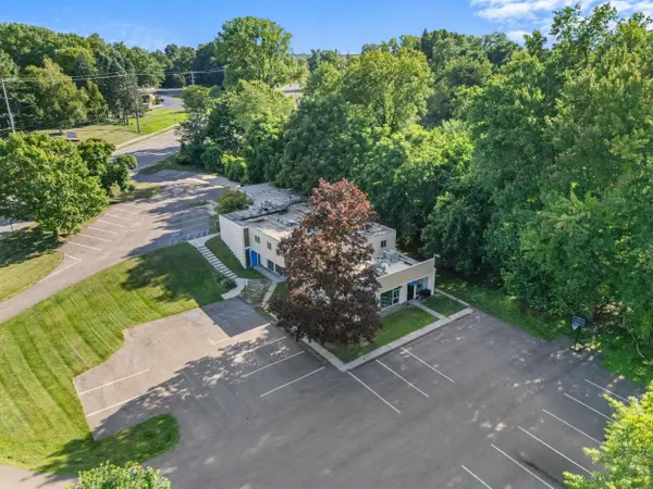 2532 Spring Arbor Road, Jackson, MI 49203