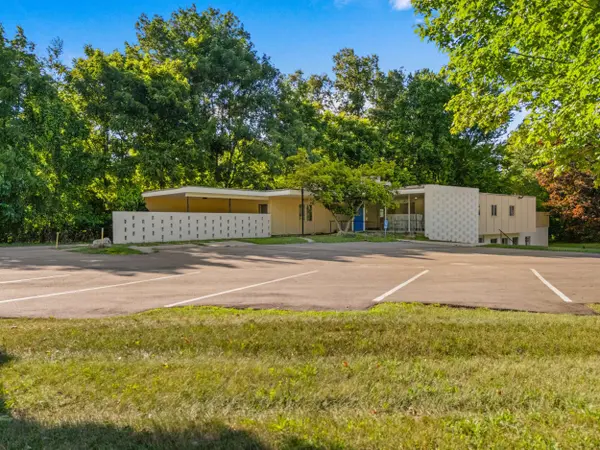 2532 Spring Arbor Road, Jackson, MI 49203