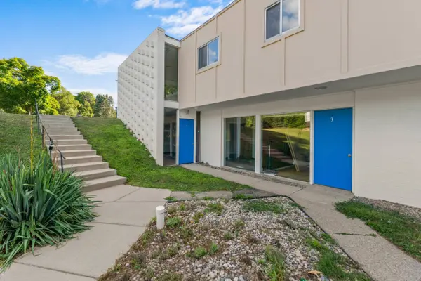 2532 Spring Arbor Road #2, Jackson, MI 49203