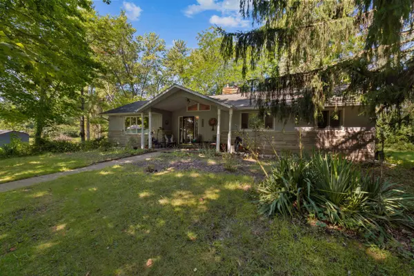 1560 S Hillsdale Road, Hillsdale, MI 49242