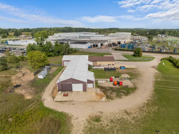 271 Gaige Street, Jonesville, MI 49250