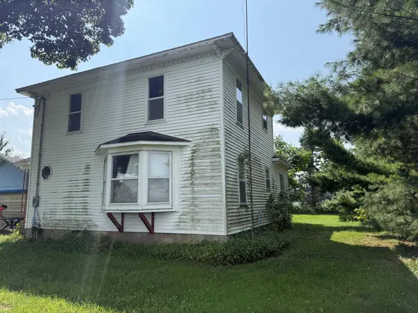 627 E Girard Road, Quincy, MI 49082