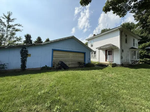 627 E Girard Road, Quincy, MI 49082
