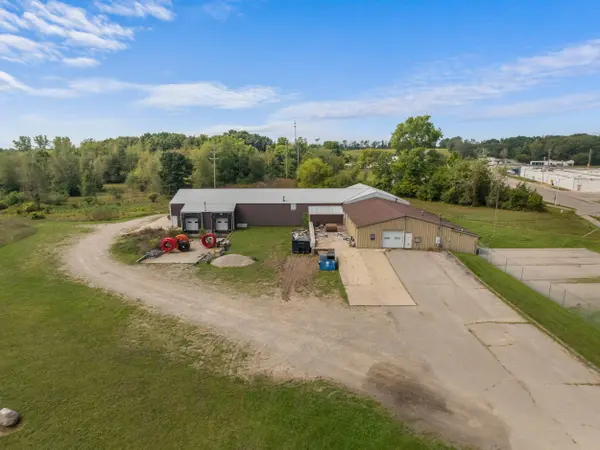 271 Gaige Street, Jonesville, MI 49250