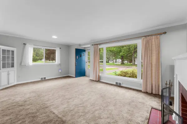 38 W Hallett Street, Hillsdale, MI 49242