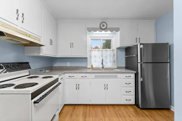38 W Hallett Street, Hillsdale, MI 49242