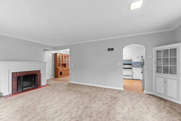 38 W Hallett Street, Hillsdale, MI 49242