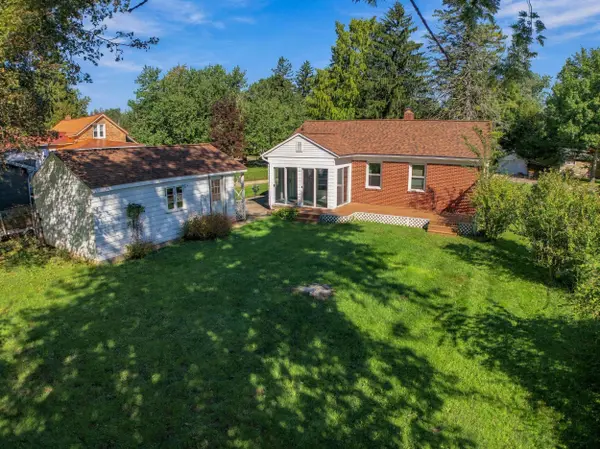 38 W Hallett Street, Hillsdale, MI 49242