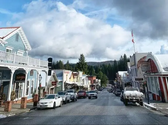 Alta Sierra vs. Nevada City: Which Sierra Foothills Lifestyle Fits You,Bob Sawyer