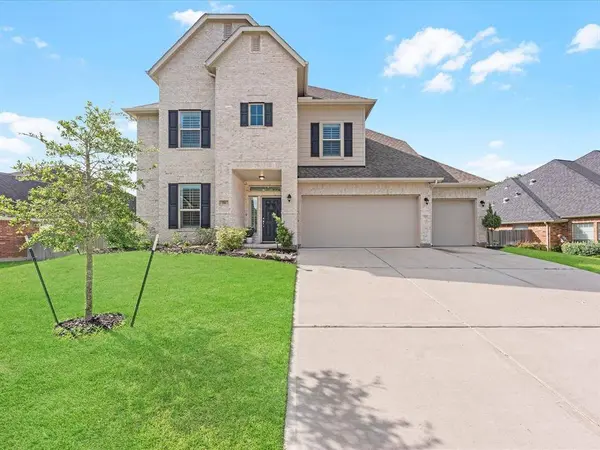 711 Summer Trace LN, Richmond, TX 77406
