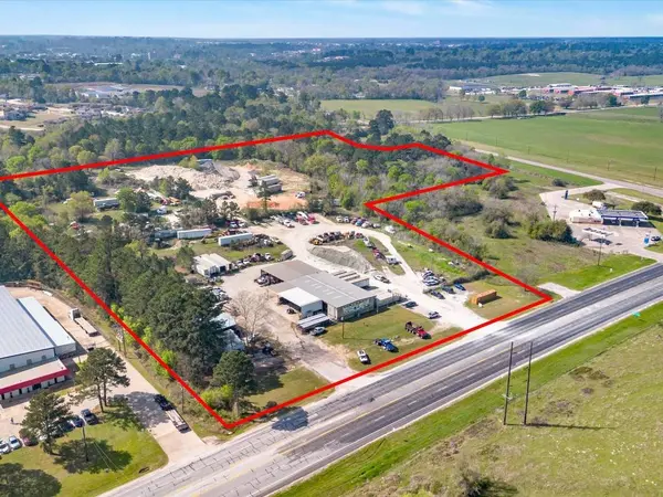223 Fm 2821 RD E, Huntsville, TX 77320