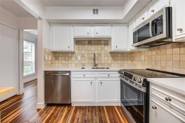 2002 Gentryside DR #117, Houston, TX 77077