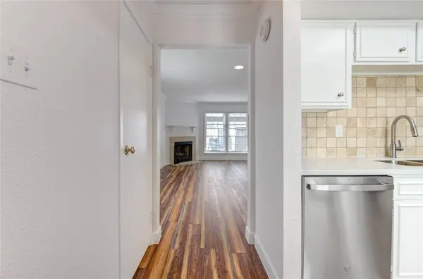 2002 Gentryside DR #117, Houston, TX 77077