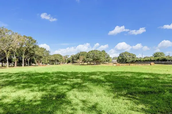 305 Hill ST, Sealy, TX 77474