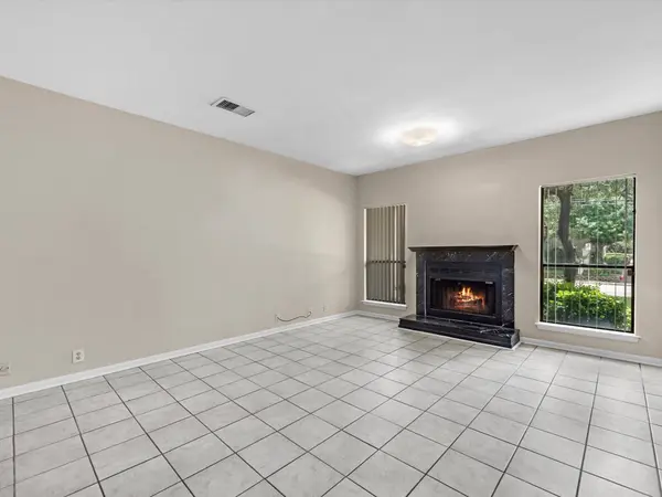 2428 Bering DR #2428, Houston, TX 77057