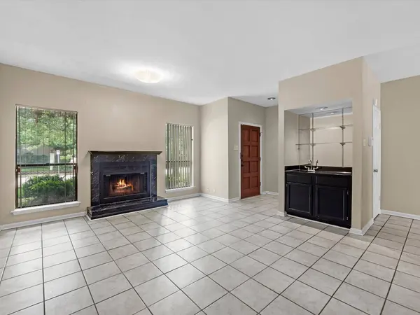 2428 Bering DR #2428, Houston, TX 77057