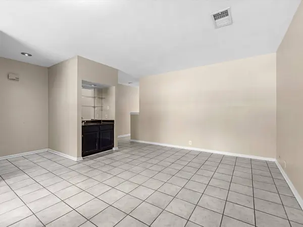 2428 Bering DR #2428, Houston, TX 77057