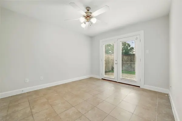 650 Westcross ST #44, Houston, TX 77018