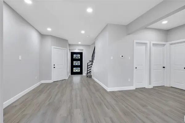 9026 Lawncliff LN, Houston, TX 77040