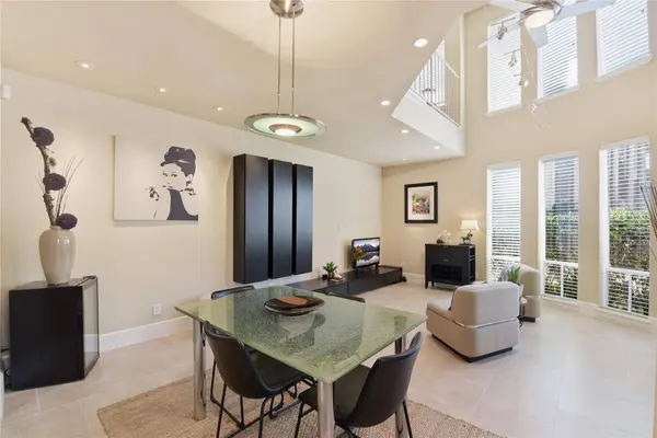 2409 Bering DR #21, Houston, TX 77057