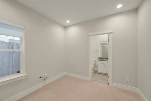 760 W Donovan ST, Houston, TX 77091