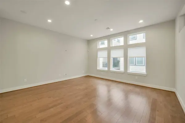 760 W Donovan ST, Houston, TX 77091