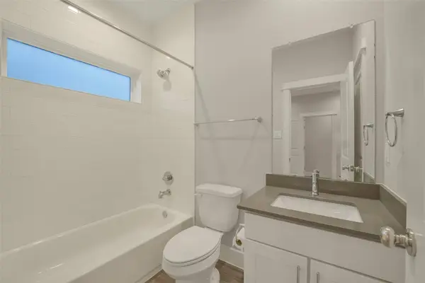 760 W Donovan ST, Houston, TX 77091