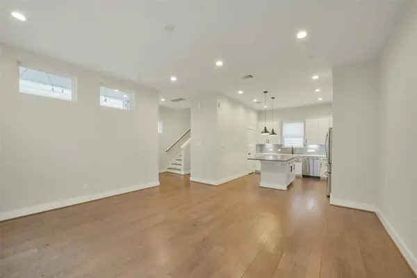 760 W Donovan ST, Houston, TX 77091
